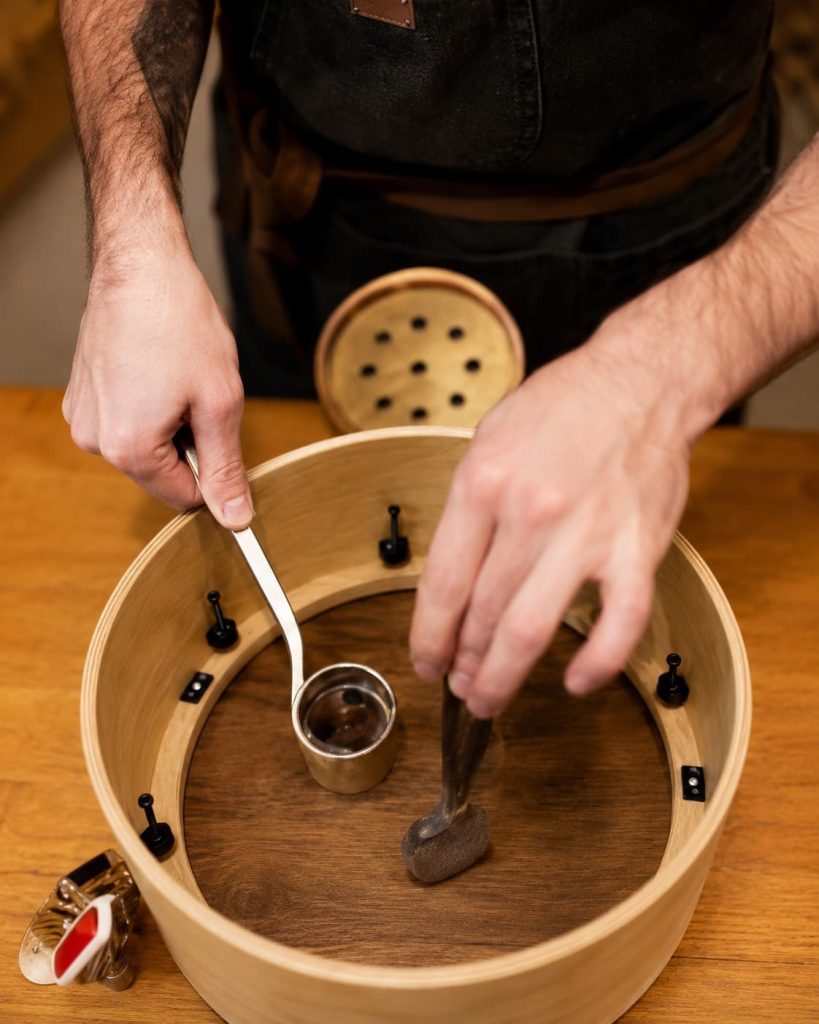 hand-assemble-drum-frame